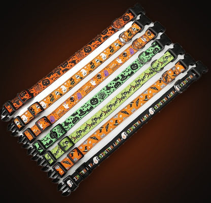 Siete diseños de collar de Halloween para perro